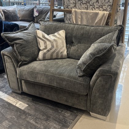 Brussels - Cuddler Brussels - Cuddler