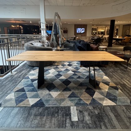 Venjakob Chic - Wooden Top Dining Table Venjakob Chic - Wooden Top Dining Table