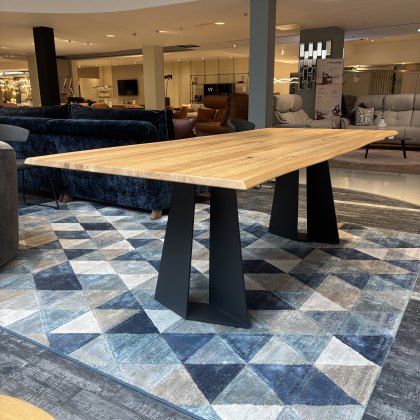 Venjakob Chic - Wooden Top Dining Table Venjakob Chic - Wooden Top Dining Table