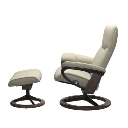 Stressless Consul - Recliner Chair and Footstool (Signature Base) Stressless Consul - Recliner Chair and Footstool (Signature Base)