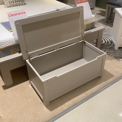 Hartford Bedroom - Painted Blanket Box (Grey)