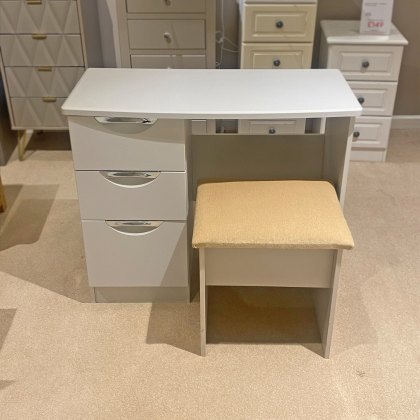 Malibu Bedroom - Vanity Chest Stool