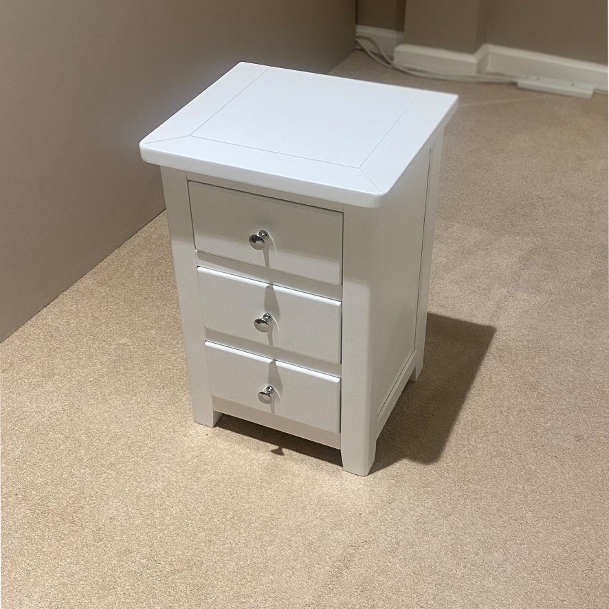 Classic Furniture Hartford Bedroom - Painted 3 Drawer Bedside (White)