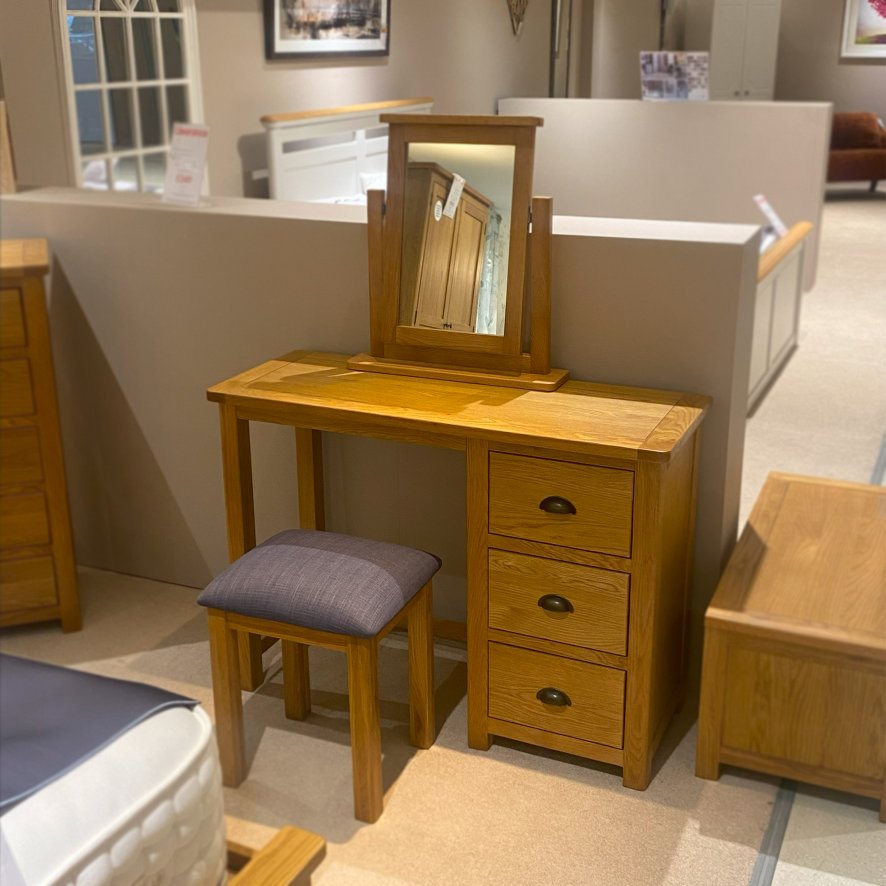 Classic Furniture Bridgend Bedroom - Dressing Table,Mirror and Stool (Oak)